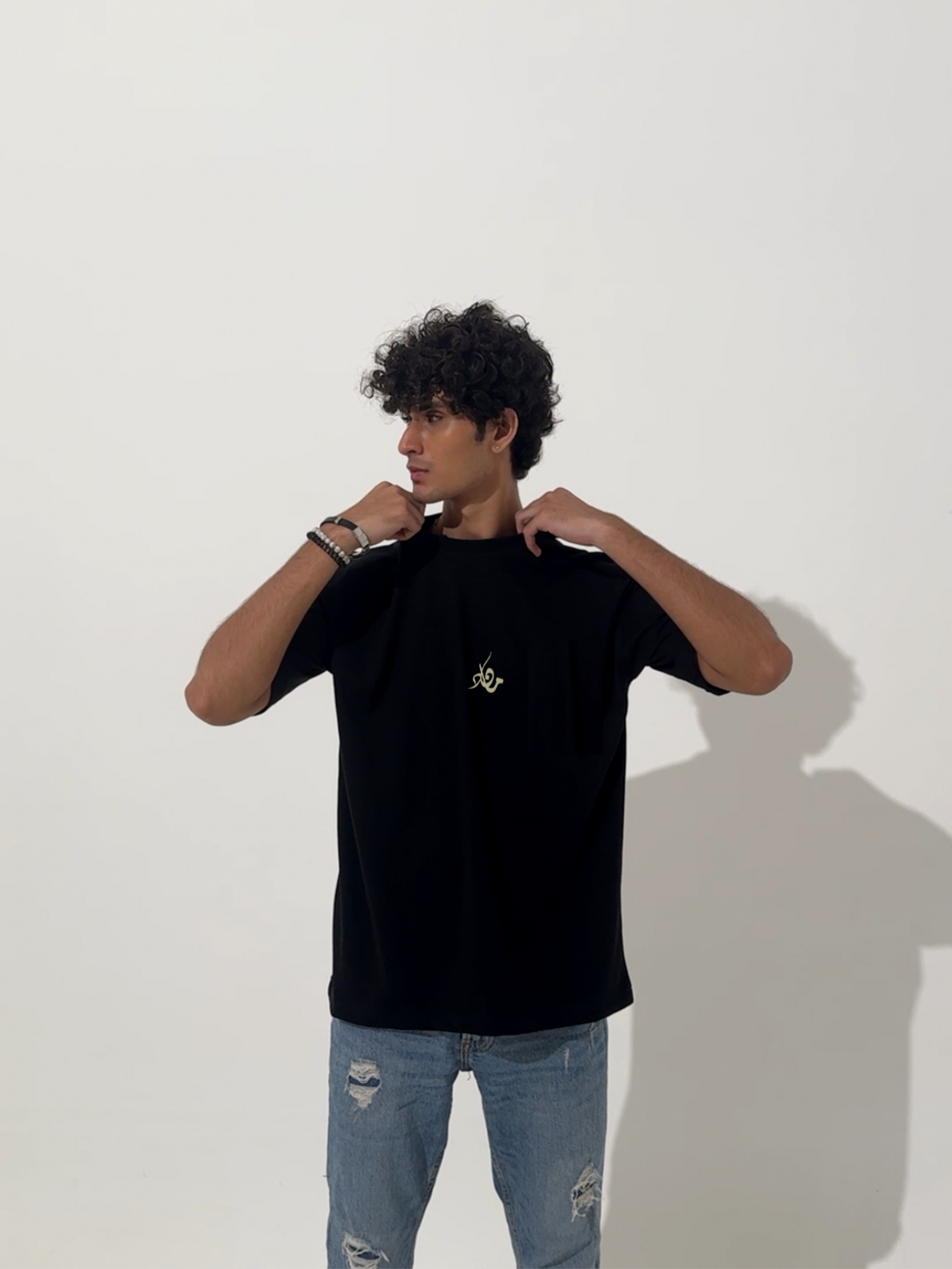 BLACK OVERSIZED T-SHIRT